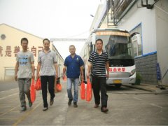 “我獻(xiàn)血，我光榮”